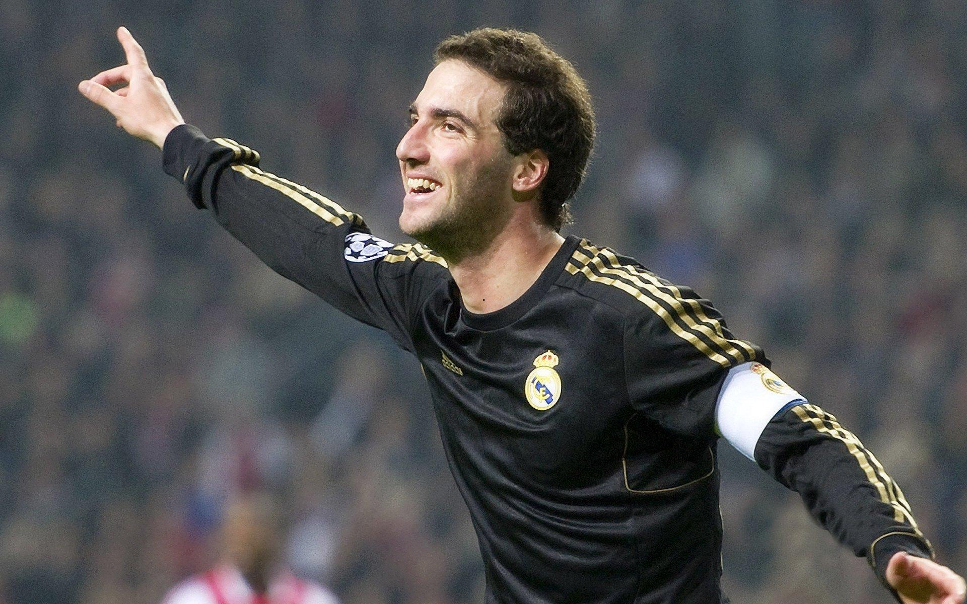 天才新星上演完美帽子戏法，助球队豪取三连胜